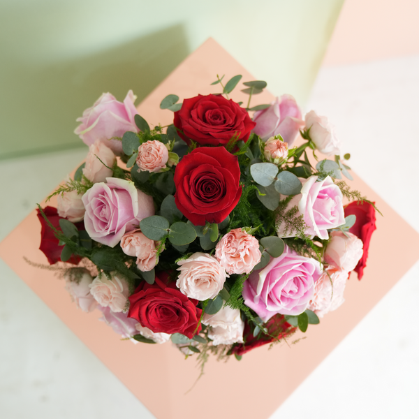 Valentine 12 Red & Pink Rose Hatbox