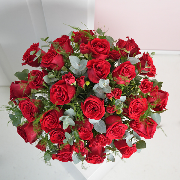 Valentine 24 Luxury La Vie En Rouge Hatbox
