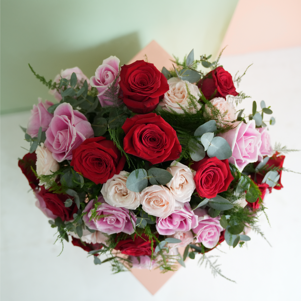 Valentine 24 Red & Pink Rose Hatbox