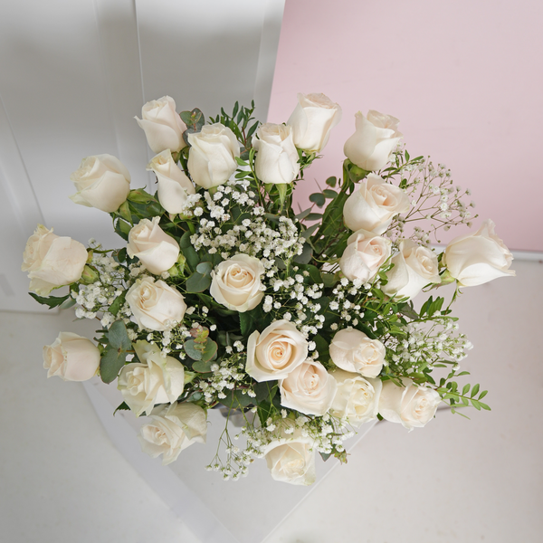 Valentine 24 La Vie En Blanc Vase