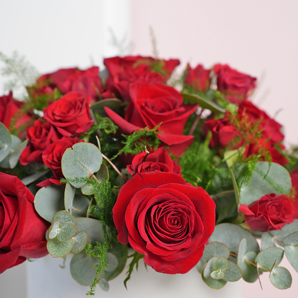 Valentine 12 La Vie En Rouge Hatbox