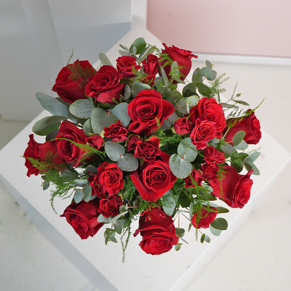 Valentine 12 La Vie En Rouge Hatbox