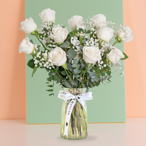Women's Day 12 La Vie En Blanc Vase