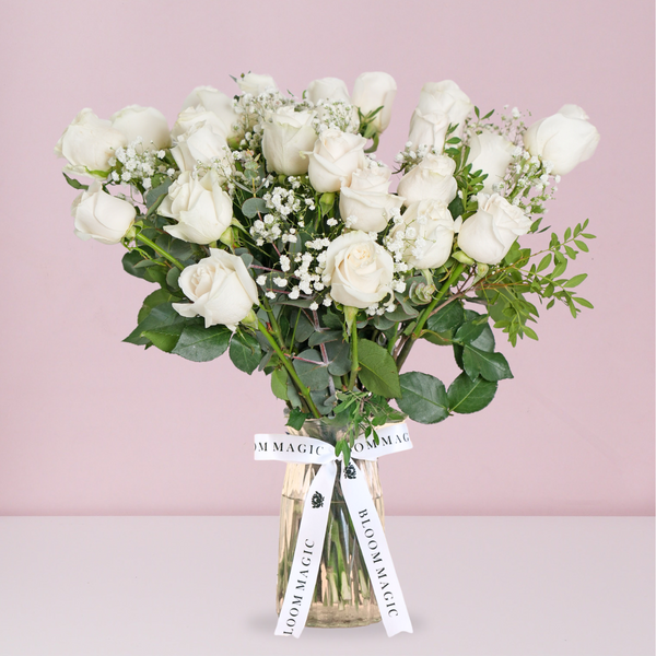 Valentine 24 La Vie En Blanc Vase