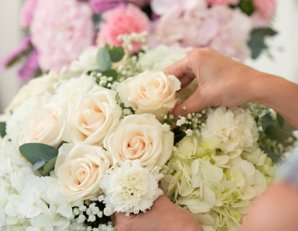 What are Luxury Flowers? Should You Gift Them?