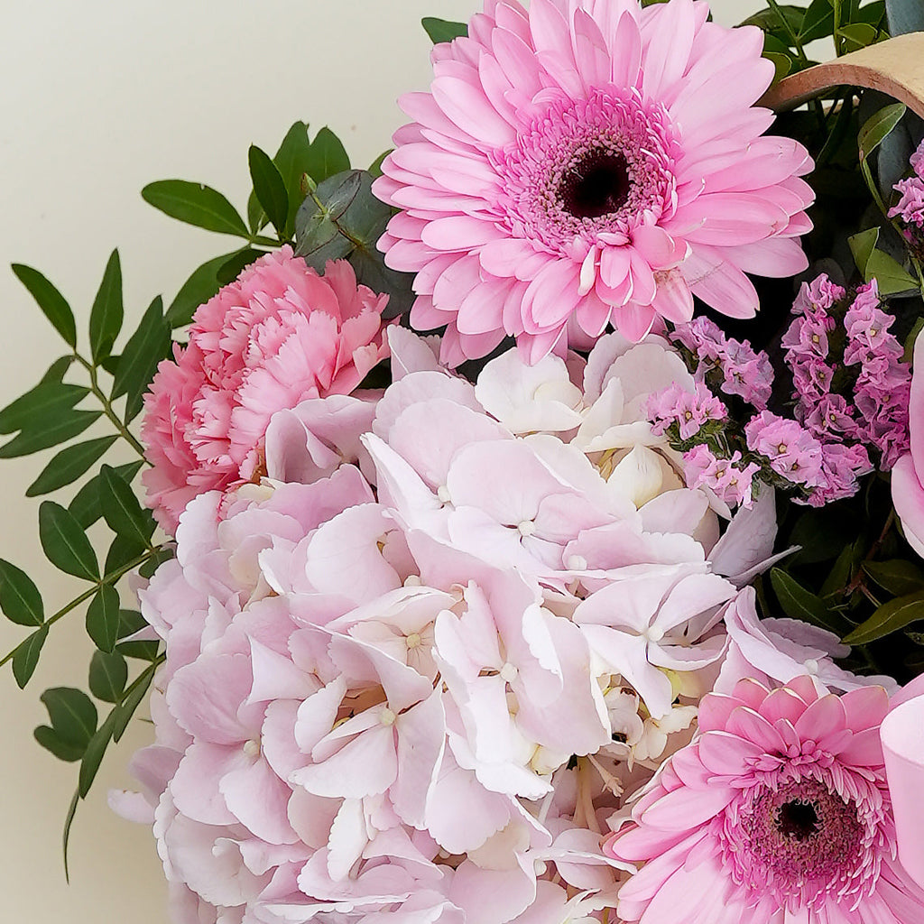 Mother's Day Pretty Pink Les Pétales d'Amour