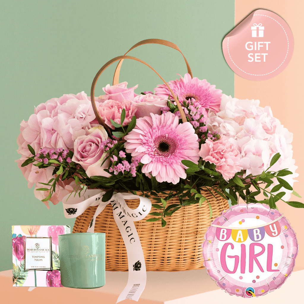 Pretty Pink Les Pétales d'Amour Baby Gift Set