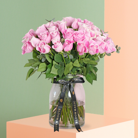 Women's Day 50 Magnificat La Vie En Rose Vase